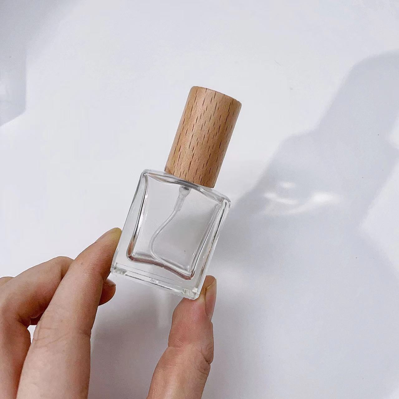 10ml Transparent Thick Glass P - Scent Eliminator Spray のレビューと価格